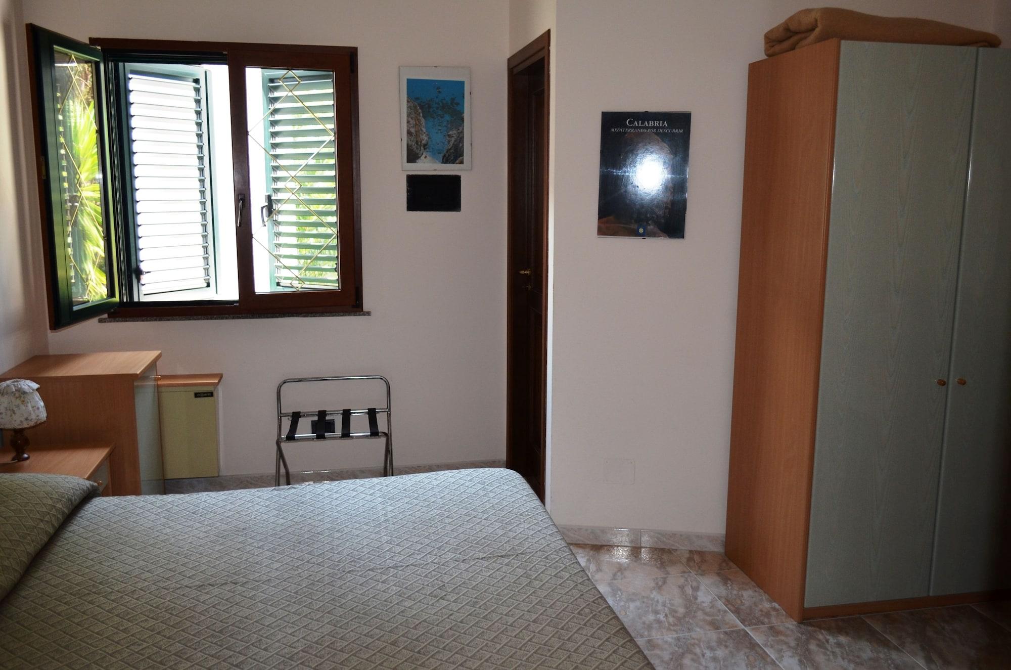 Village Eden 3*